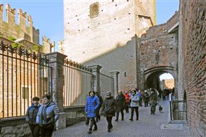  Verona - Palazzo della Gran Guardia:   Mostra  MAYA - Il linguaggio della Bellezza